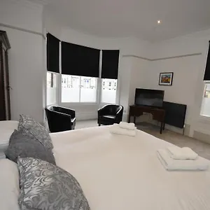 https://the-chapel-house-hotel.yorkshirehotels.net